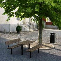 Ekeby parksoffa och parkbänk i sommarmiljö