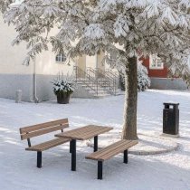 Ekeby parksoffa och parkbänk i vintermiljömiljö
