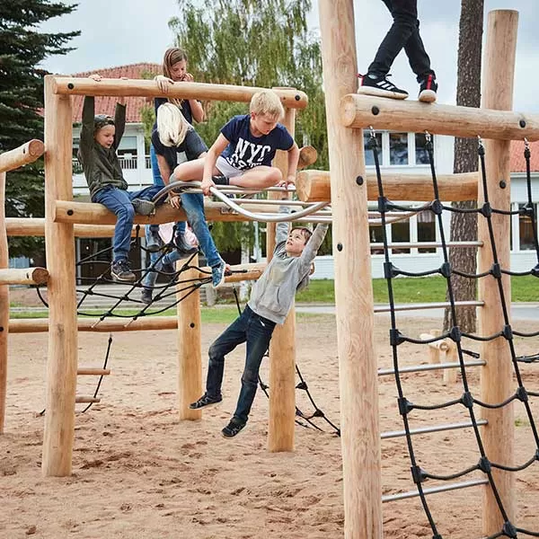 Naturlek för lekplats och utemiljö